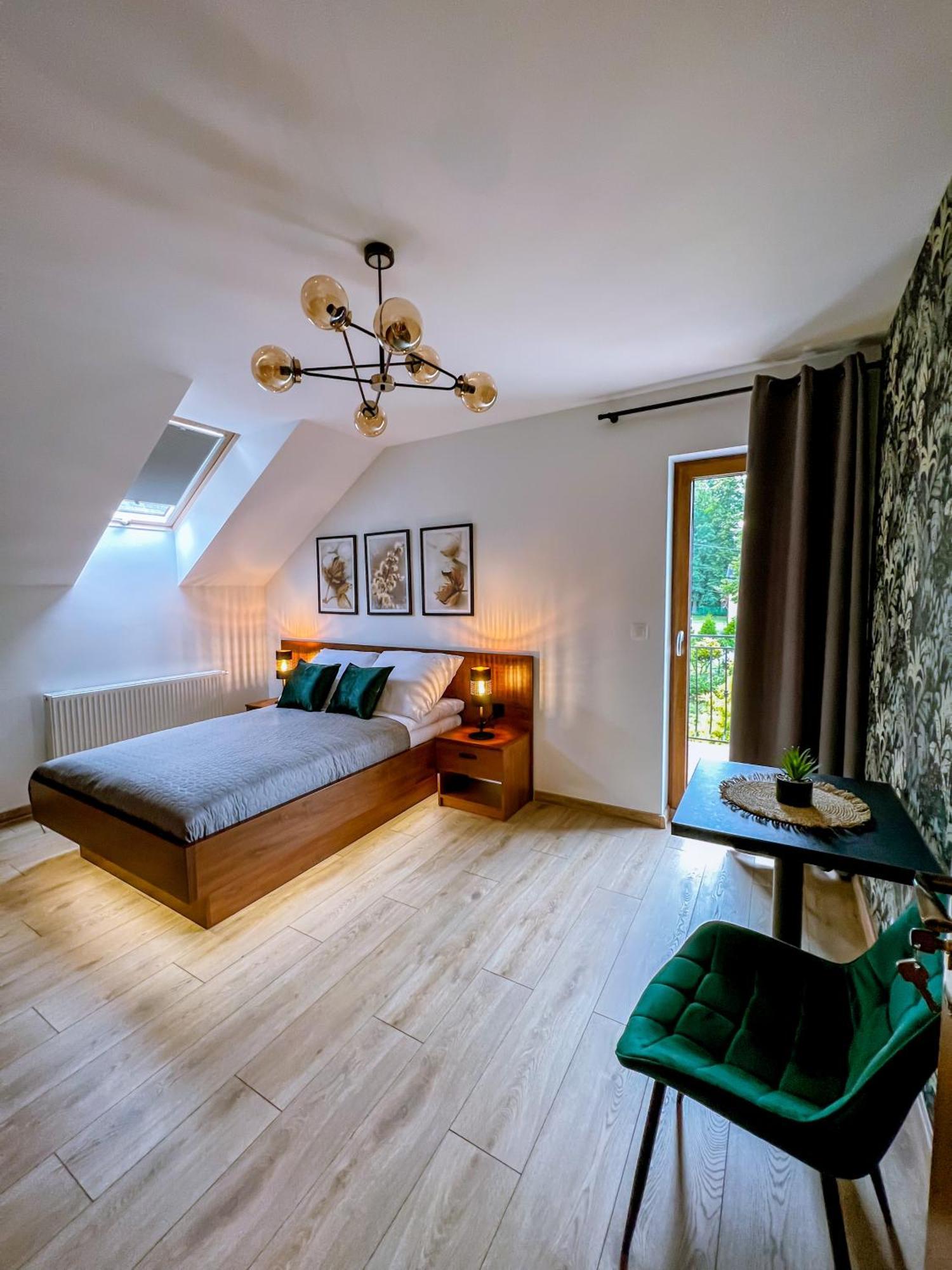 Domek Pod Katalpami Glowno Habitación foto