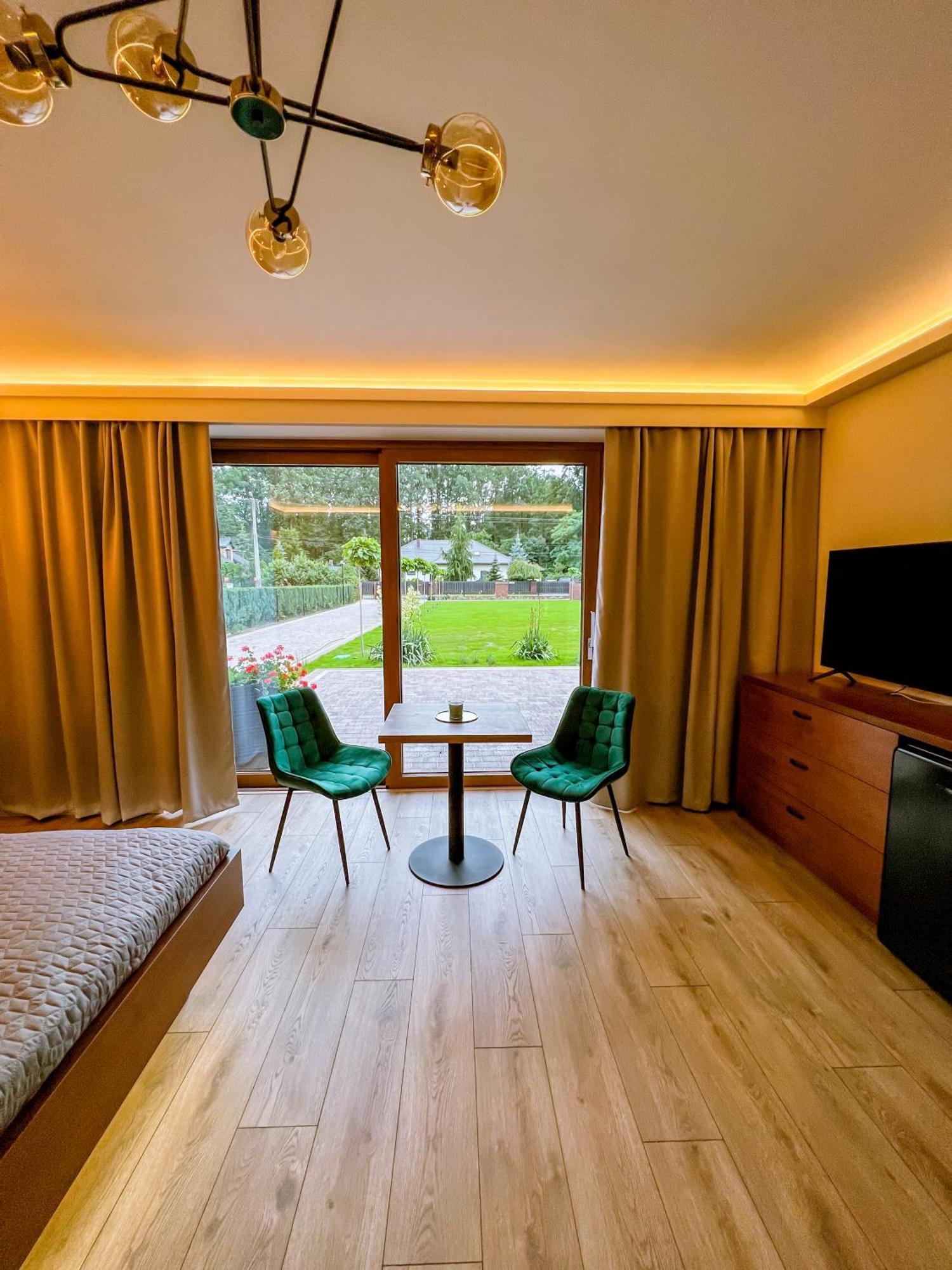 Domek Pod Katalpami Glowno Habitación foto